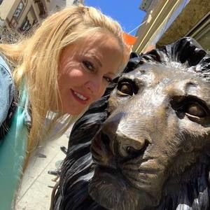 Meet your Posher, Crissy